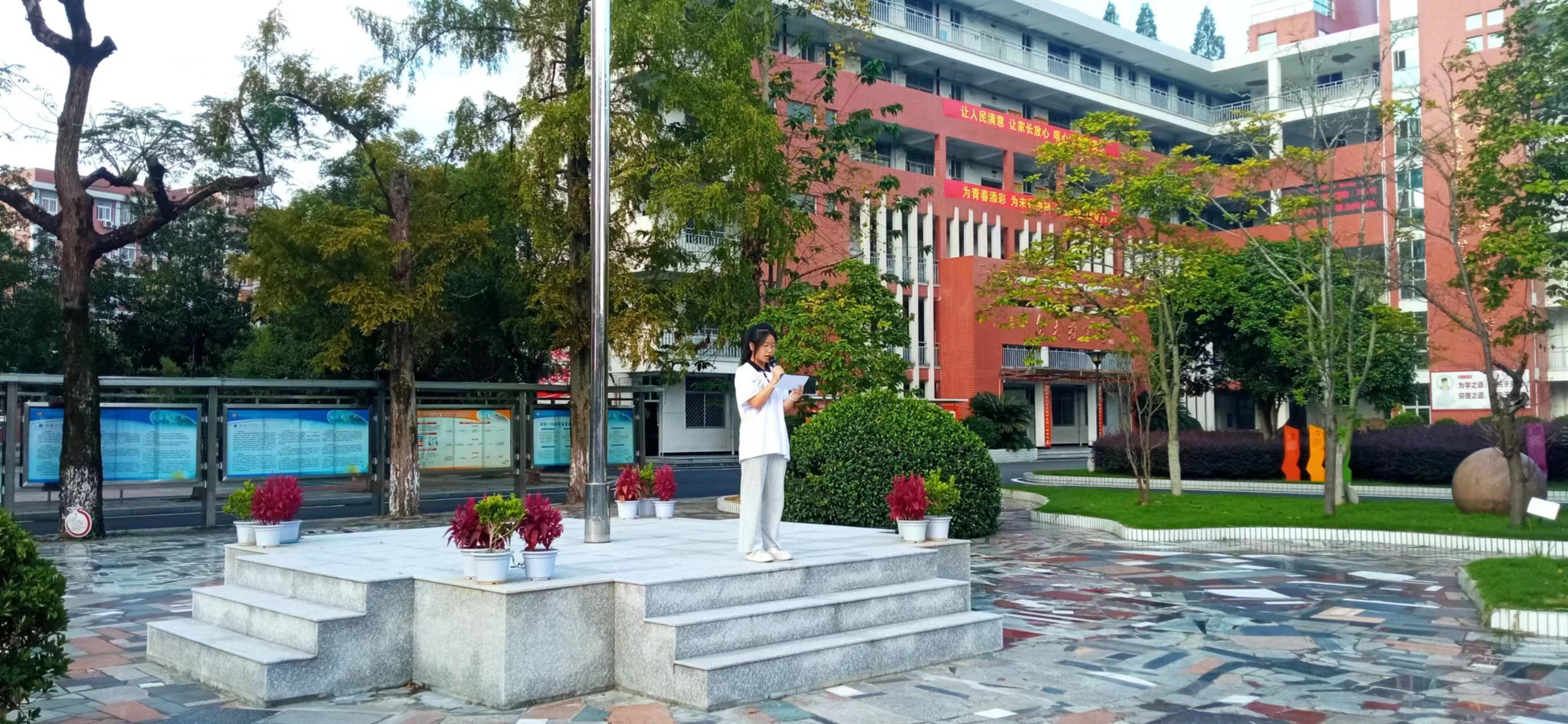 1697418764951045.jpg 3366dee71885e22f18505466e2d2531.jpg