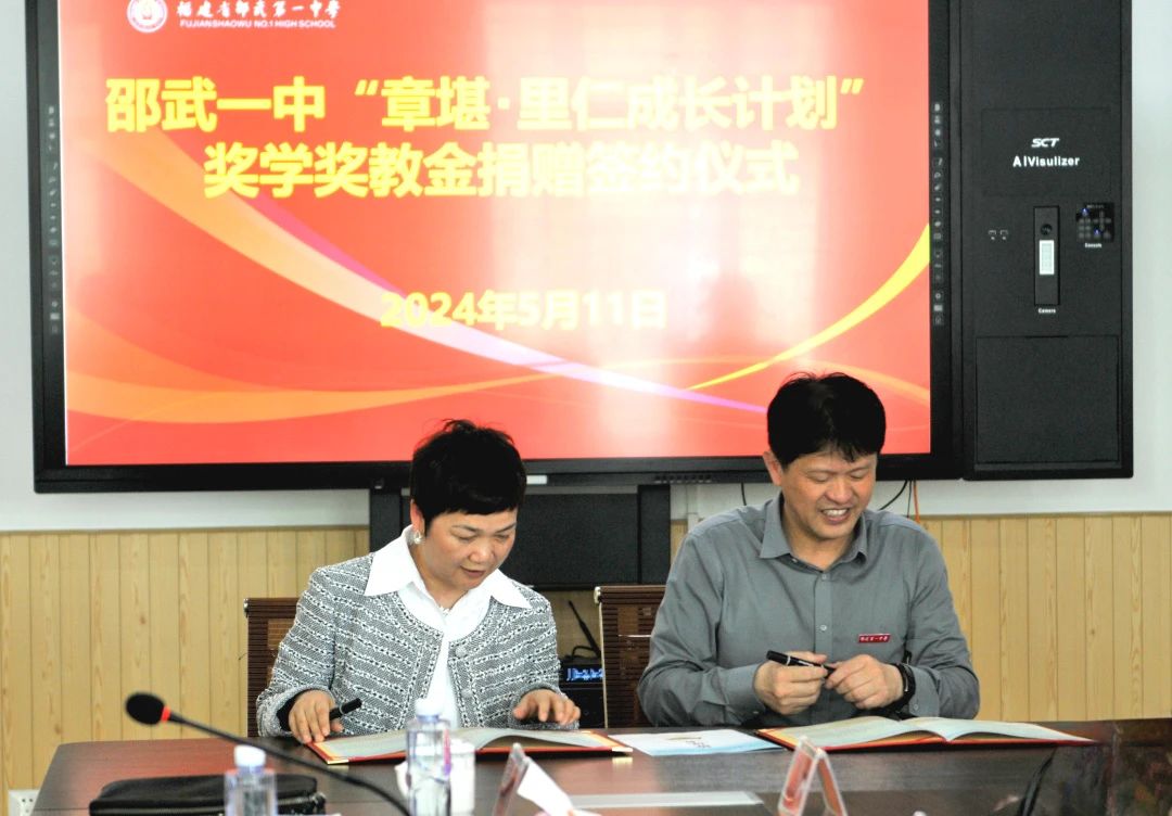 1717145648114103.jpg bf49de88db4127af0db45a8098c378ce.jpg