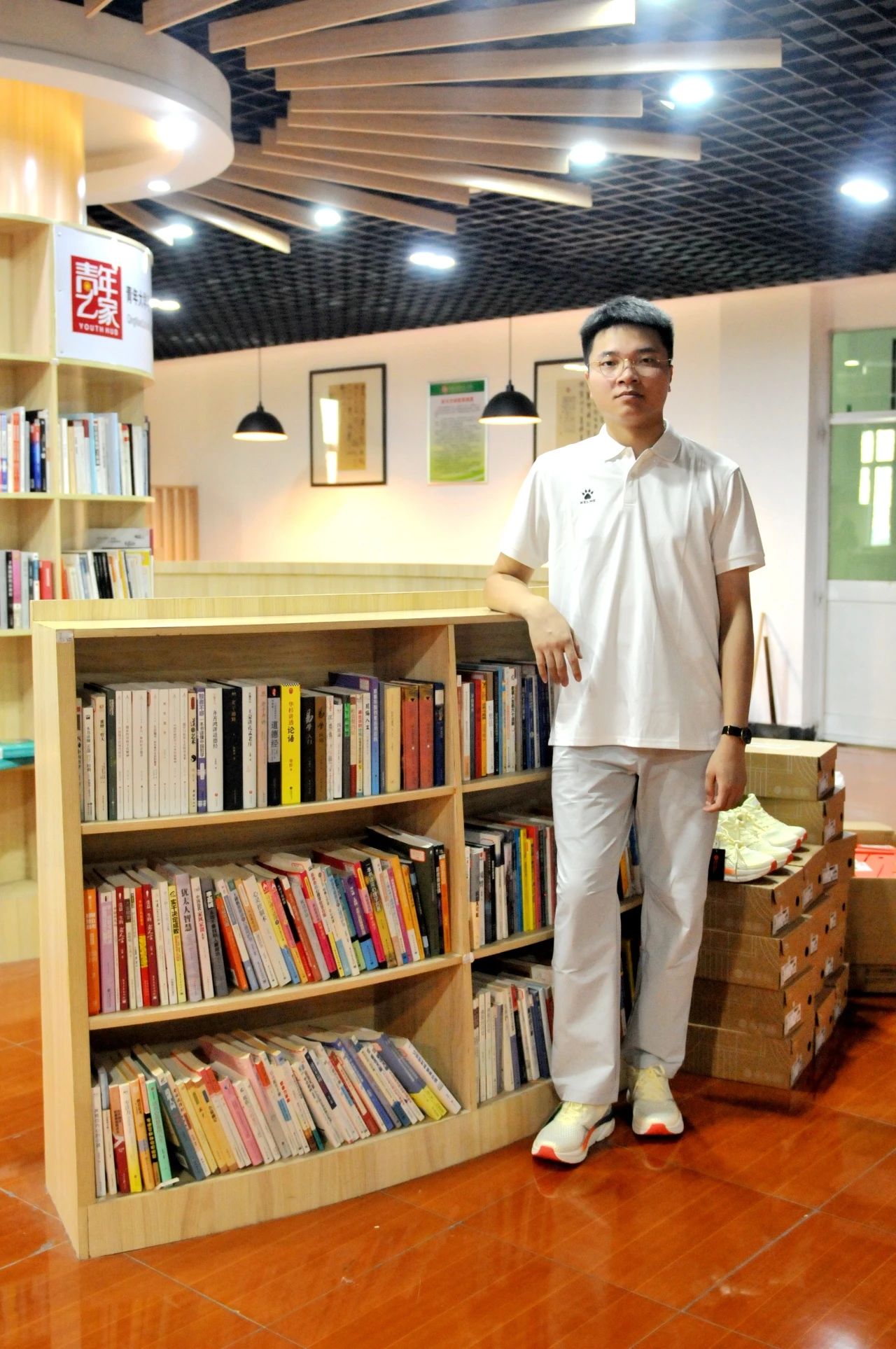 1725498597140864.jpg 7fe2f8ca9b39c4ae0742d2a30d82b22e.jpg